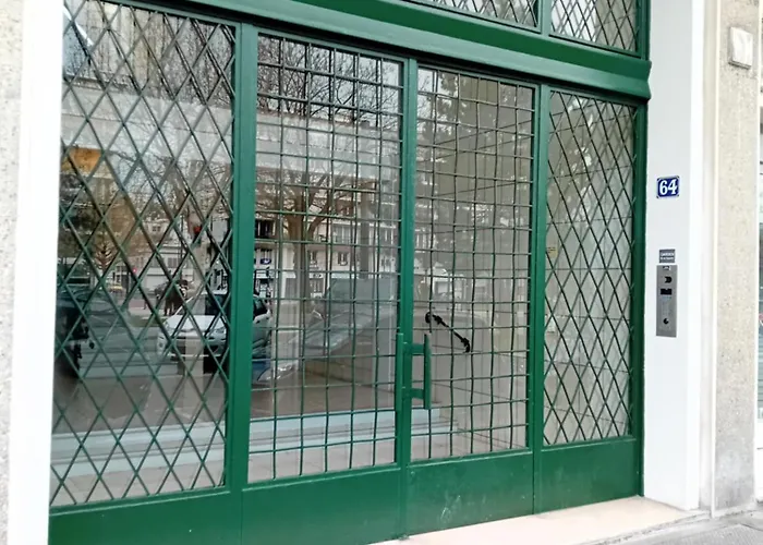 The Suspended Cocoon * El Havre